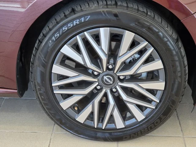 Used 2024 Red Nissan 2.5 SV image 28