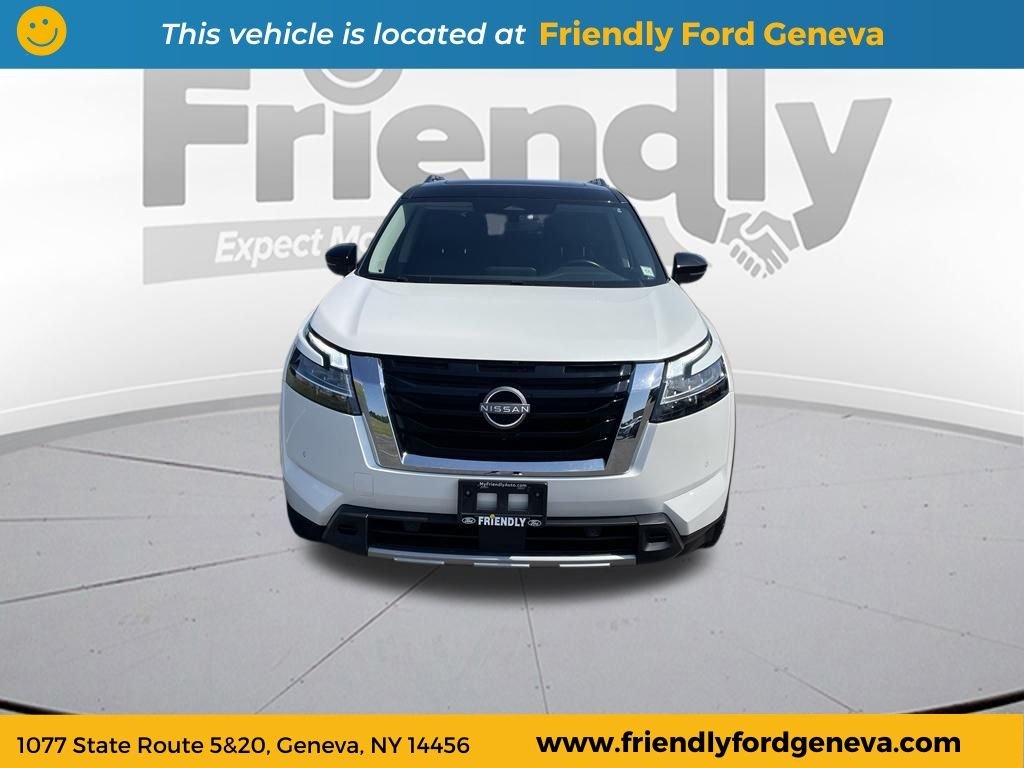 Used 2023 White Nissan SL image 2