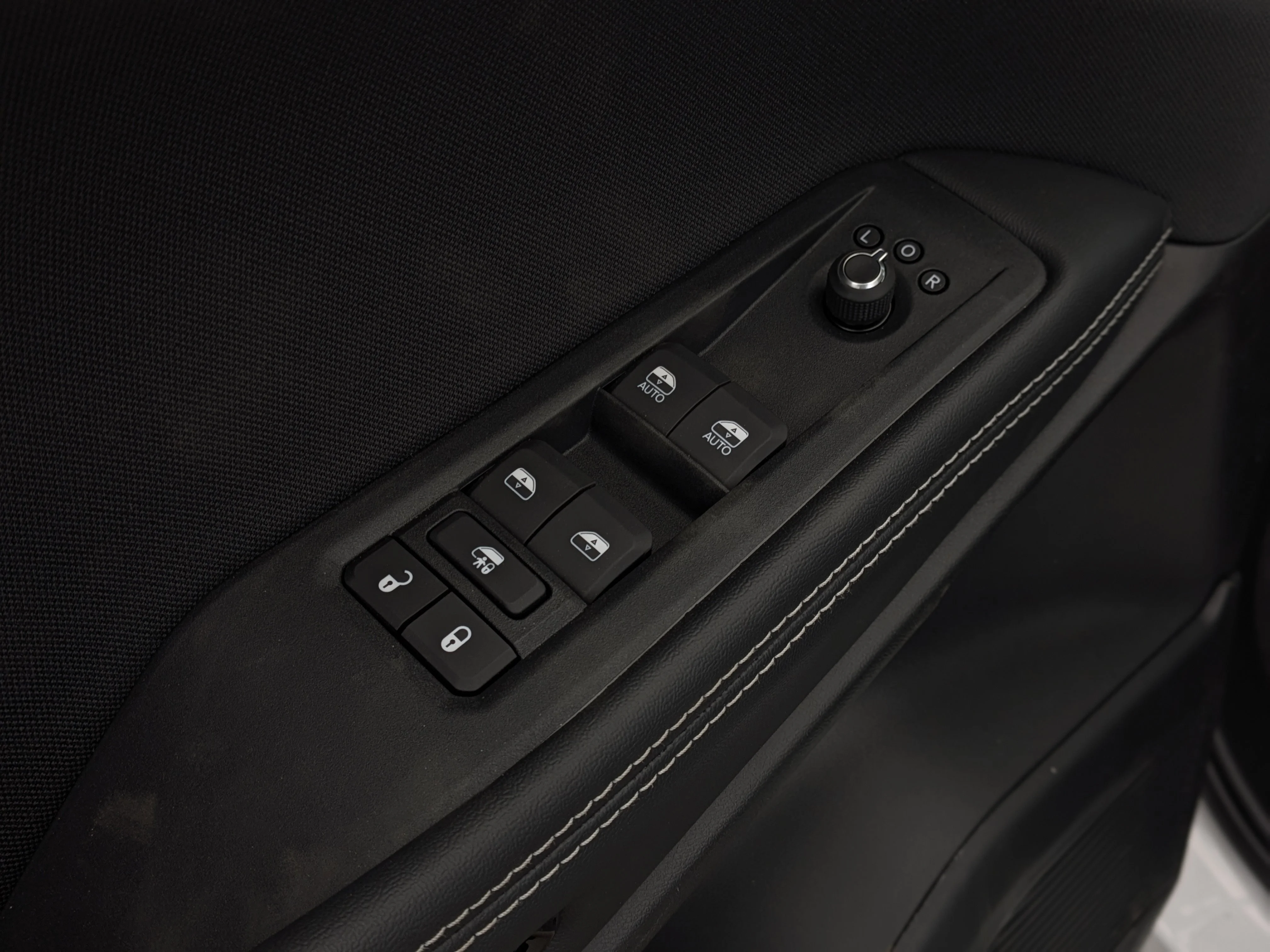 New 2026 White Jeep Laredo - - Pkg 23F  - Mopar Protect Pkg  - All-Weather Mats  - Compact Spare  & More image 12