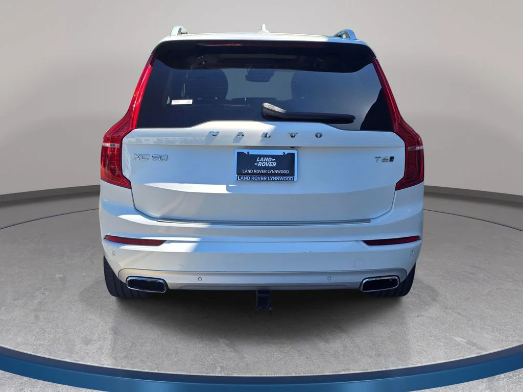 Used 2019 White Volvo T6 Momentum image 7
