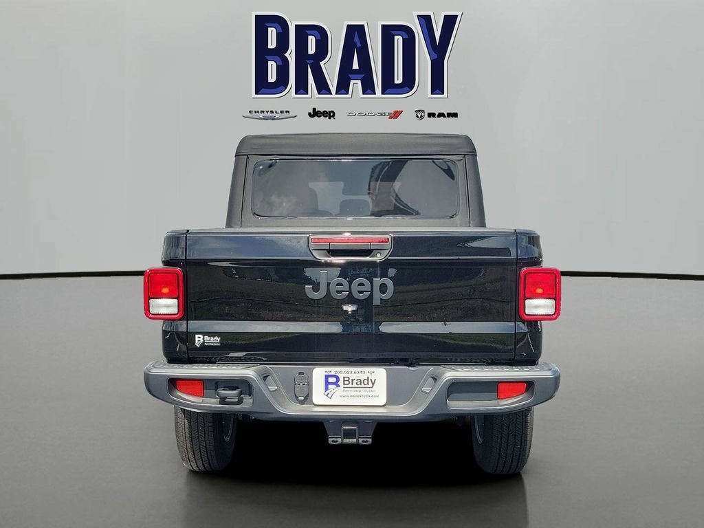 New 2025 Black Clear-Coat Exterior Paint Jeep Sport S image 4