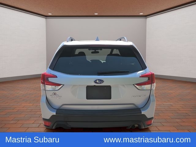 Used 2021 Ice Silver Metallic Subaru Premium image 8