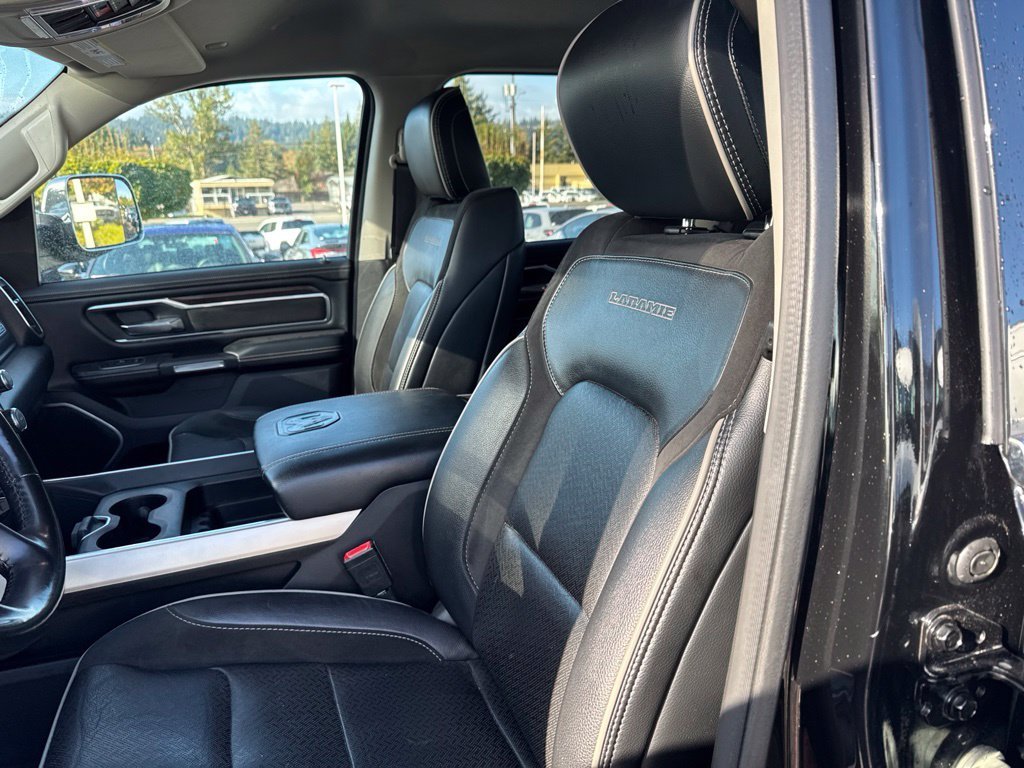 Used 2022 Diamond Black Crystal Pearlcoat Ram Laramie image 4