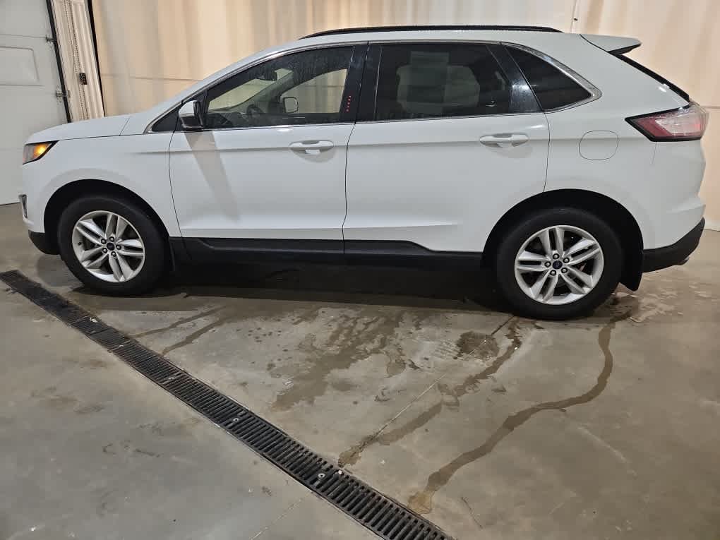 Used 2018 Oxford White Ford SEL image 3