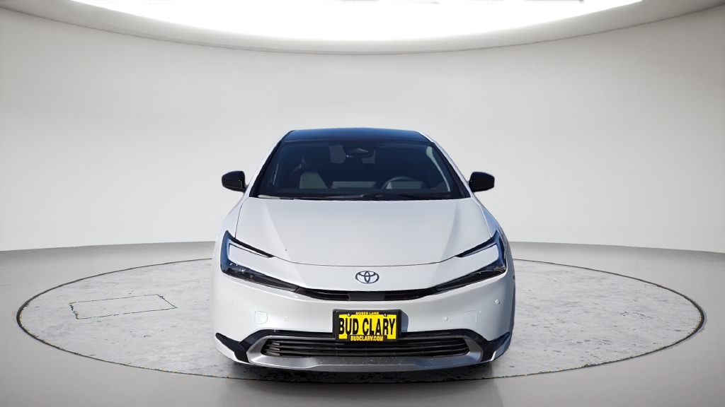 New 2027 Wind Chill Pearl Toyota XSE image 2