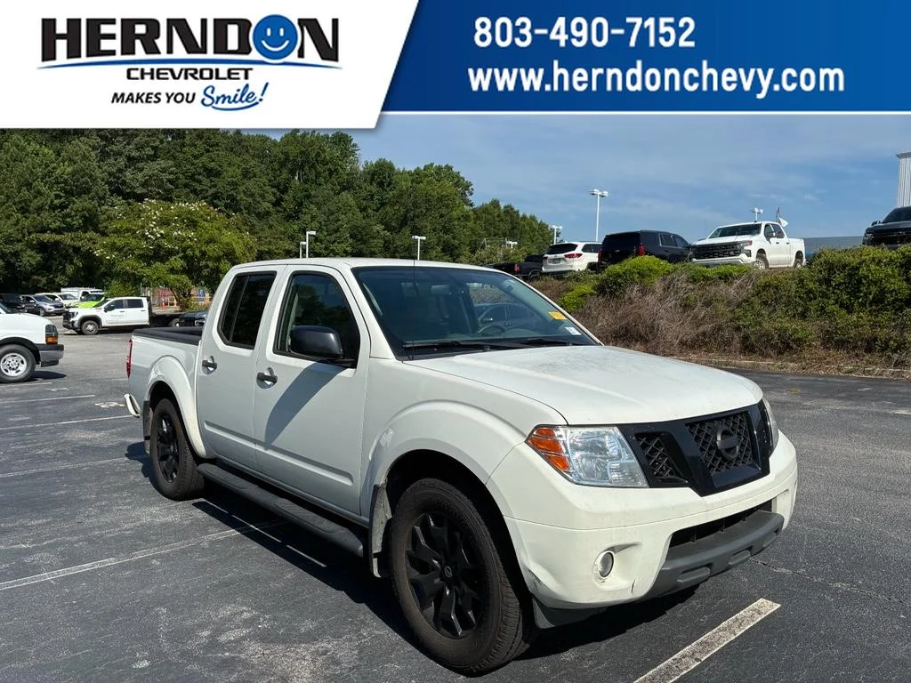 Used 2020  Nissan SV image 1