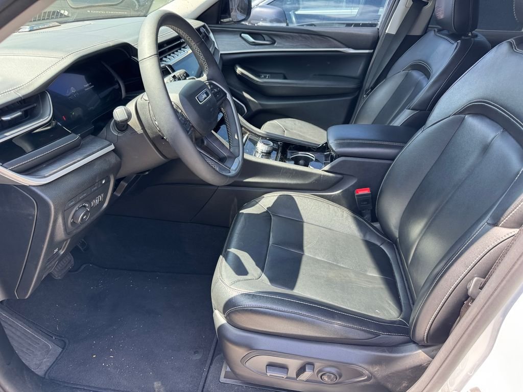 Used 2022 White Jeep 4xe image 22