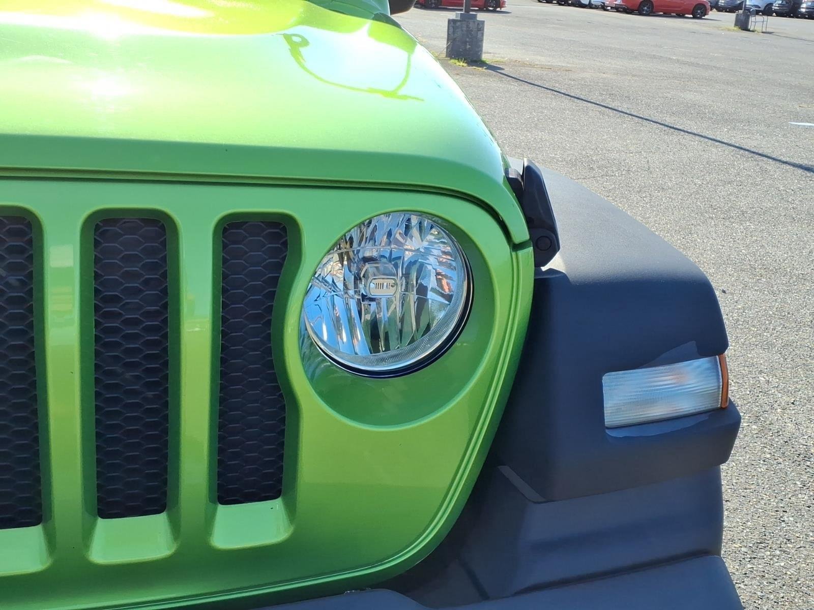 Used 2019 Mojito! Clearcoat Jeep Sport S image 15