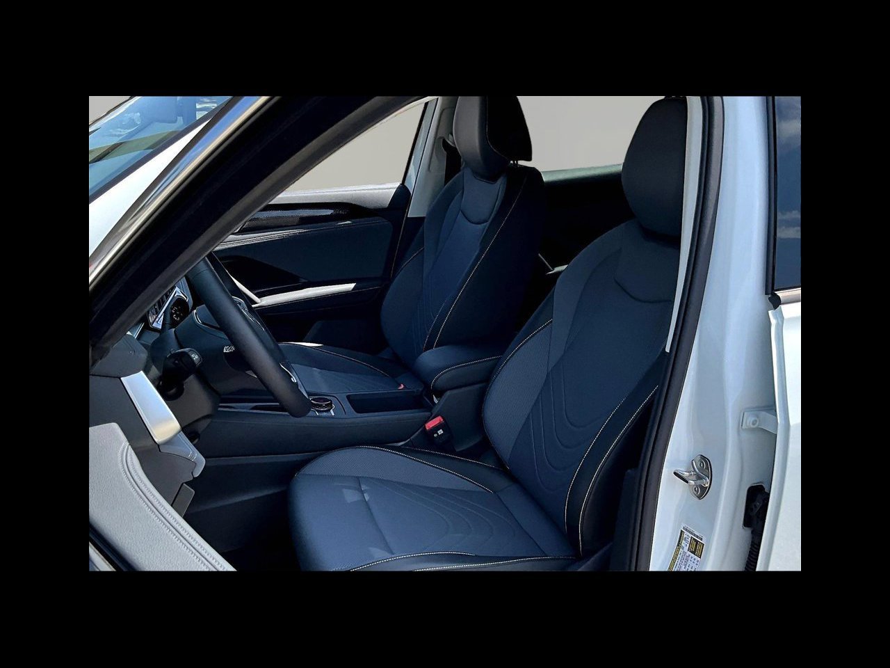 New 2026 Pure White Volkswagen 2.0T SE image 22