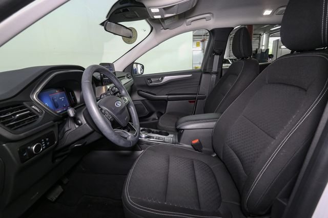 Used 2023 White Ford Active image 38