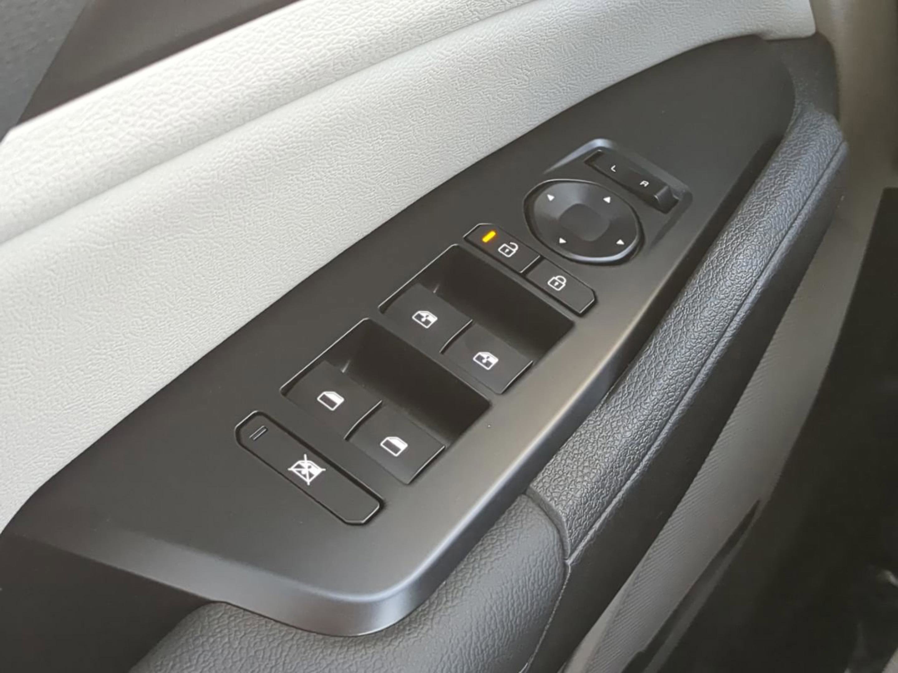 New 2026 Panthera Metal Gray Kia EX image 29