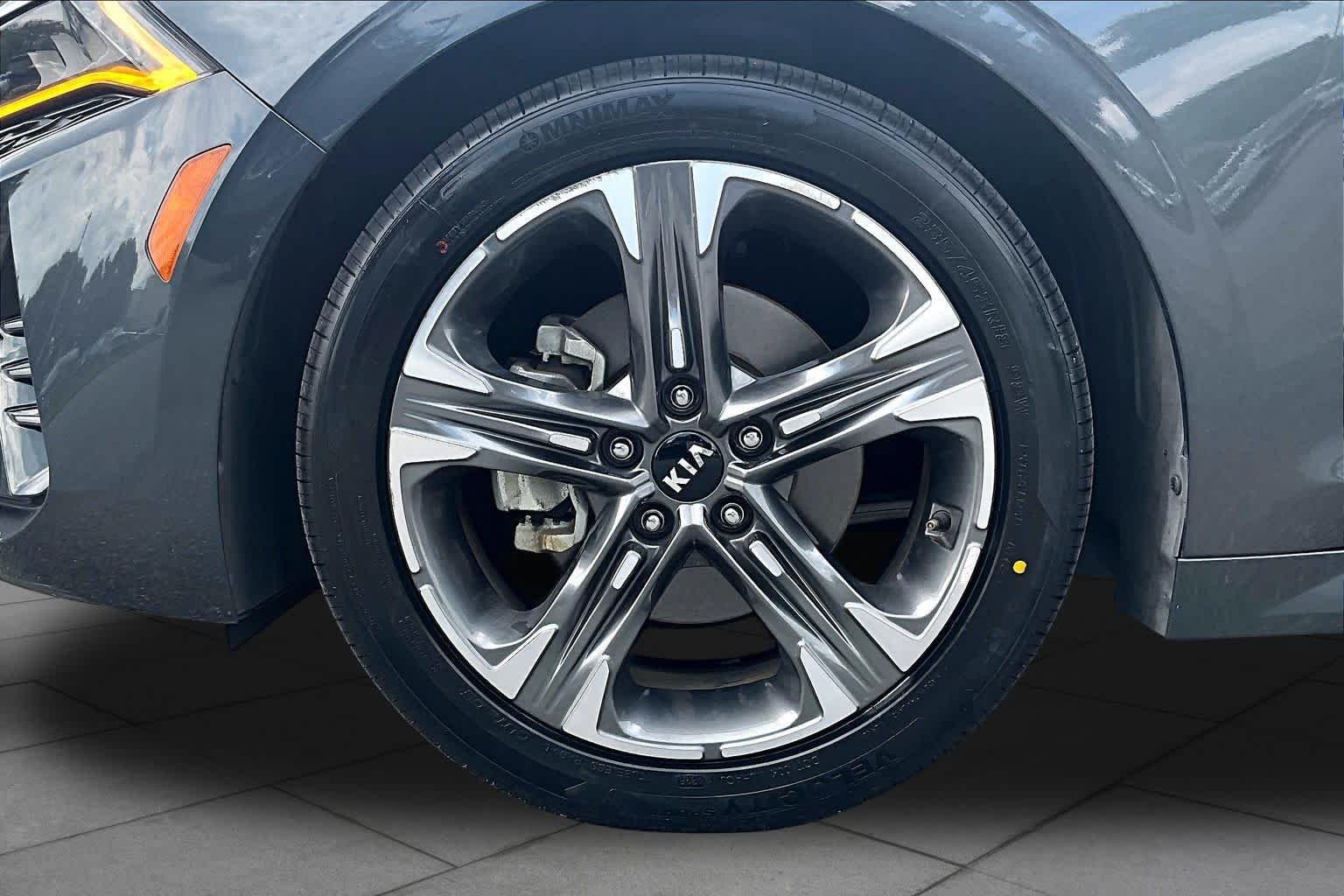Used 2021 Gravity Gray Kia EX image 11