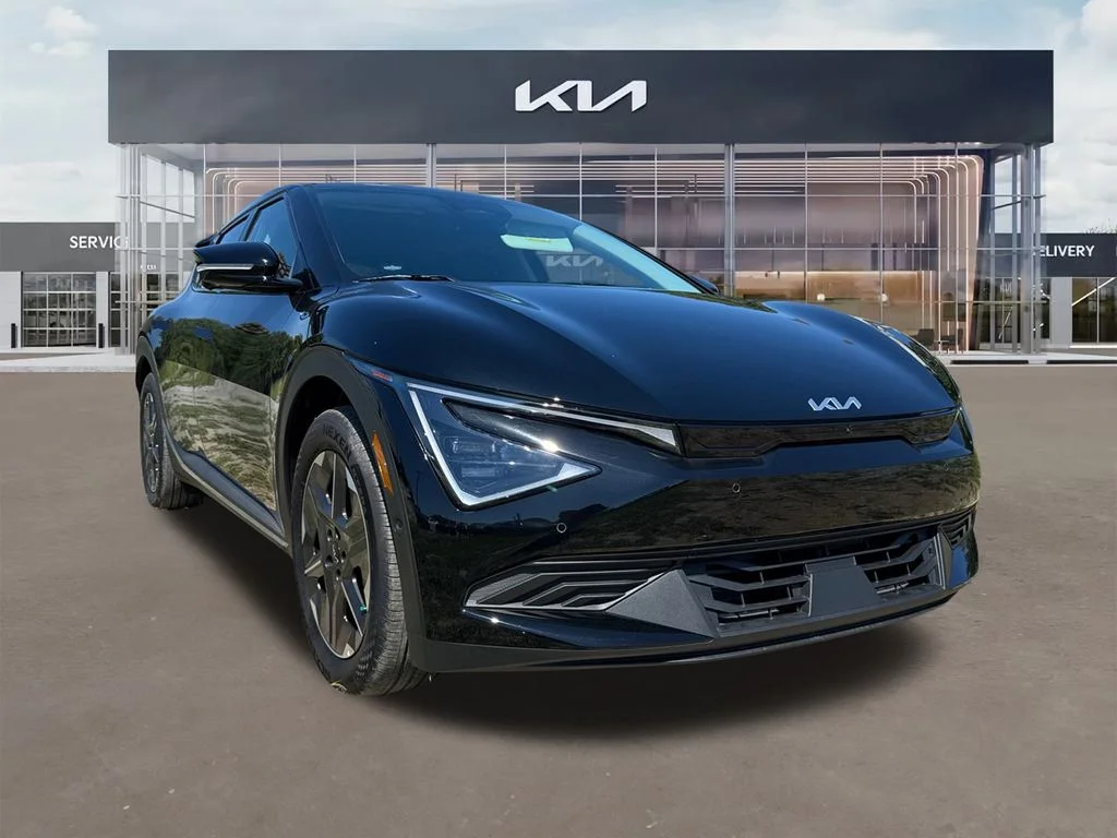 New 2025 Black Kia Light image 1