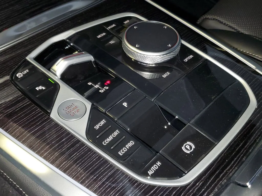 Used 2026 Black Sapphire Metallic BMW sDrive40i image 25