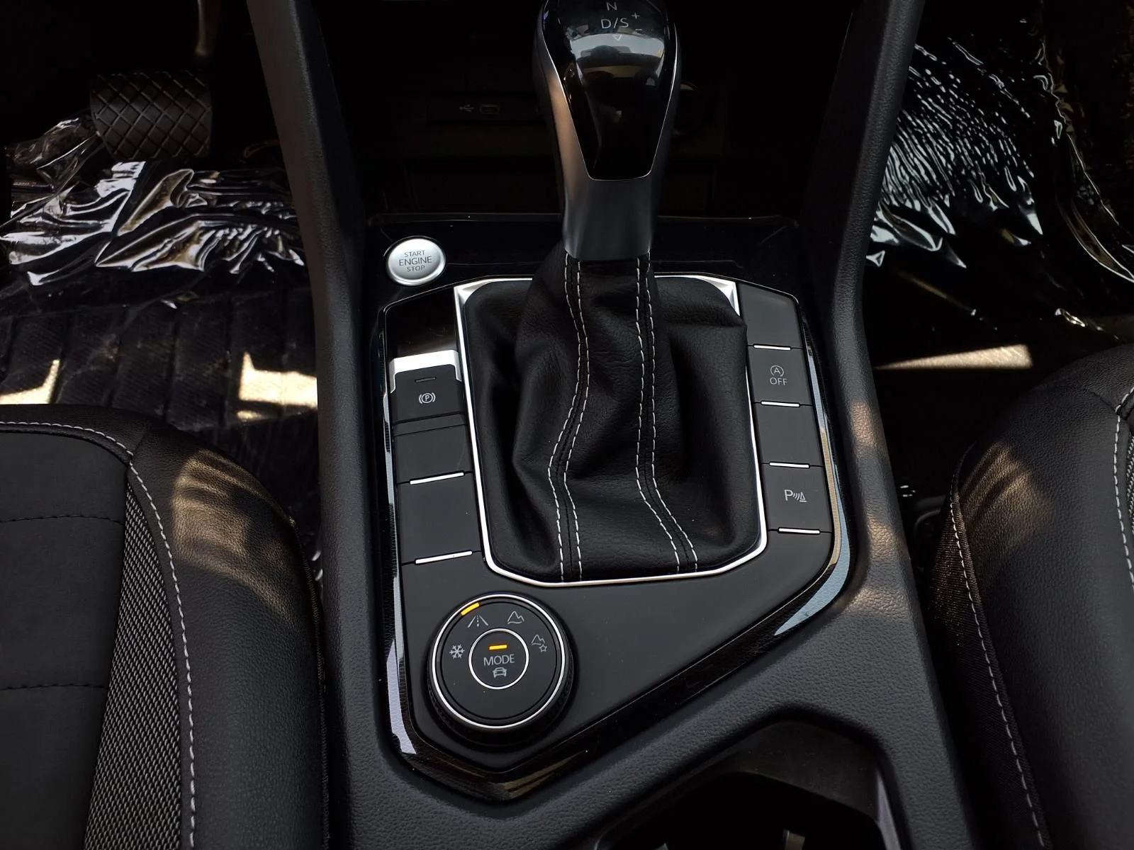 New 2026 Deep Black Pearl Volkswagen 1.5T SE Black image 11