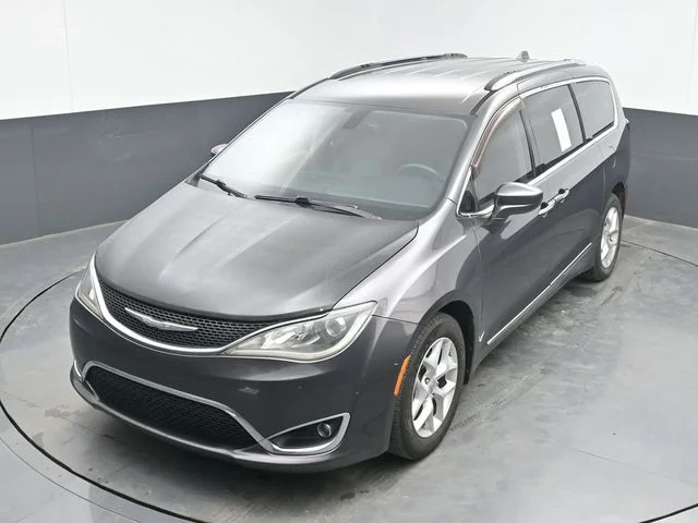 Used 2017 Gray Chrysler Touring L Plus image 14