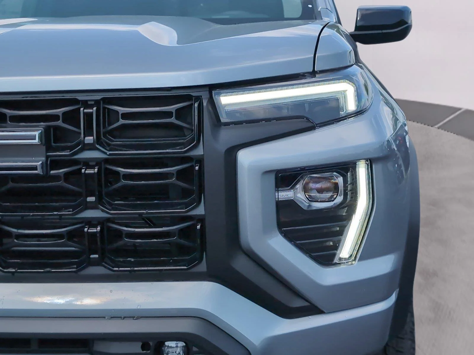 New 2026 Sterling Metallic GMC Elevation image 35