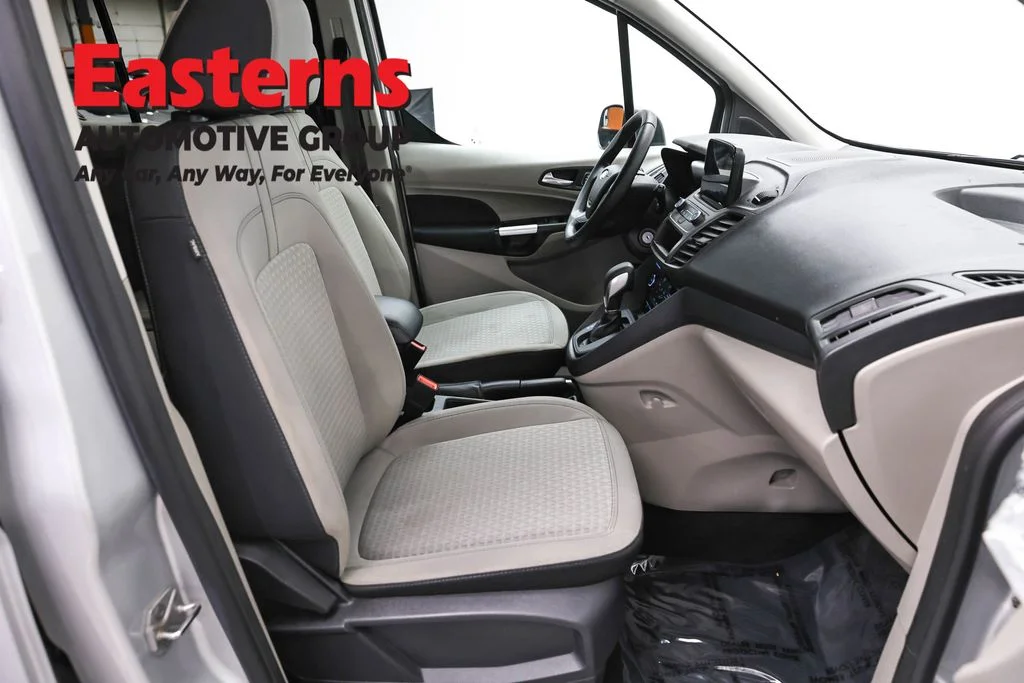 Used 2022 Silver Ford XLT image 23
