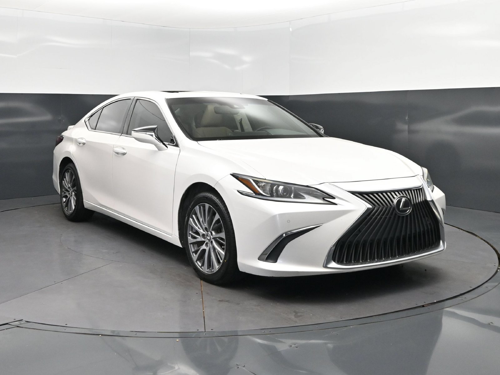 2021 Lexus ES 350 - Photo 9