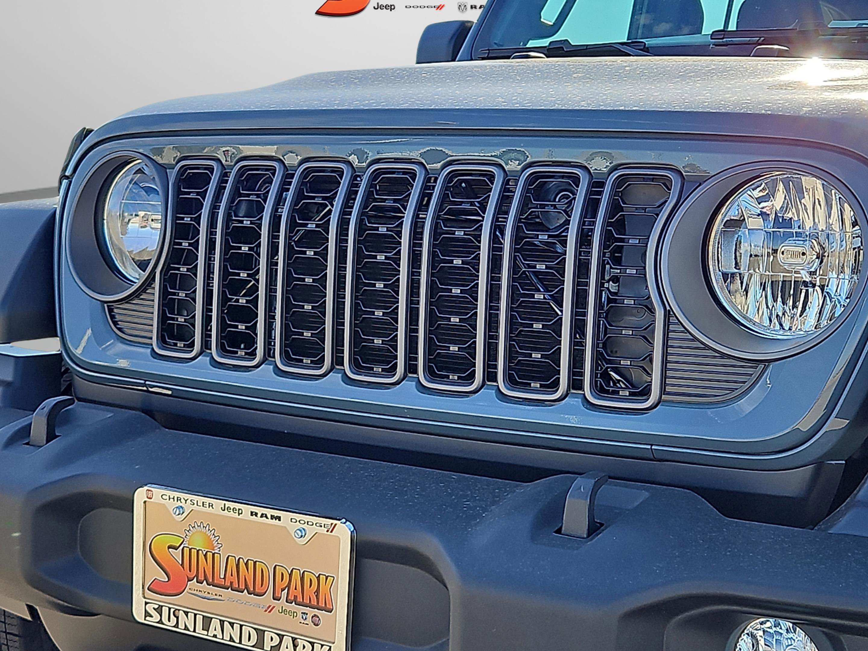 New 2026 Anvil Clear-Coat Exterior Paint Jeep Sport image 5
