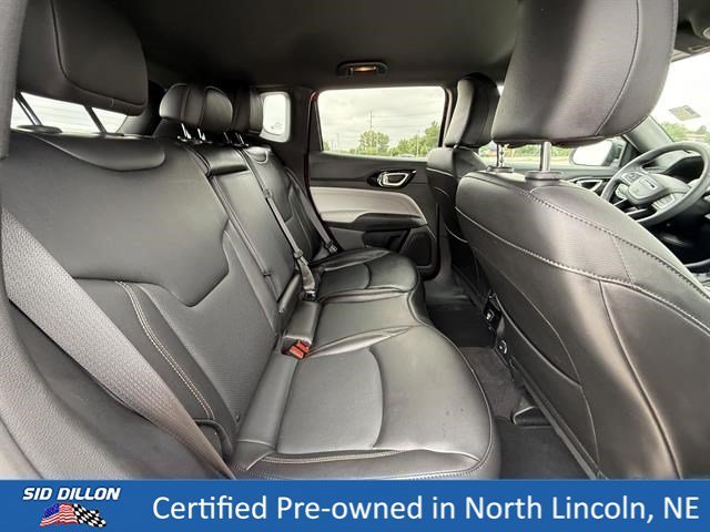 Used 2023 Redline Pearlcoat Jeep Limited image 22