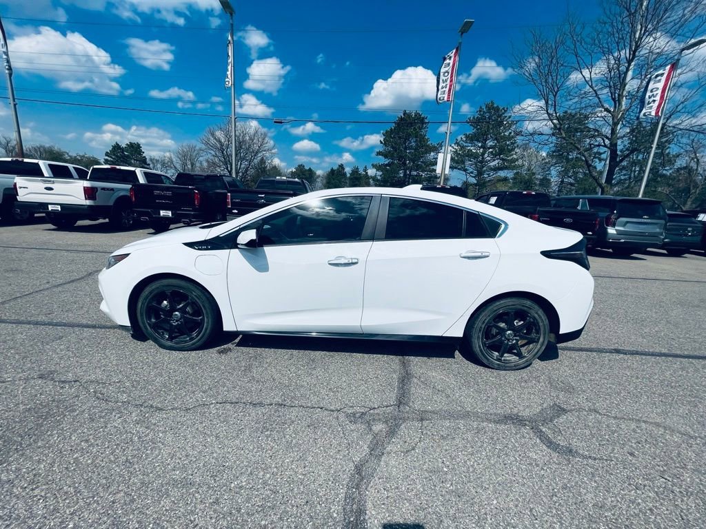Used 2018 Chevrolet Volt LT with VIN 1G1RA6S5XJU137711 for sale in Howell, MI