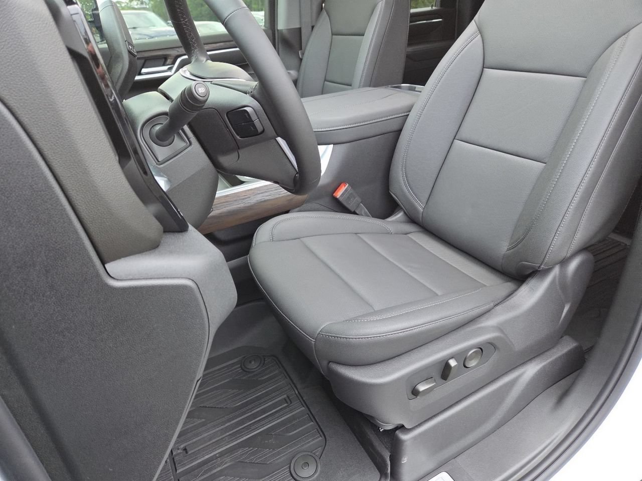 New 2026 Glacier White Tricoat GMC SLT image 29