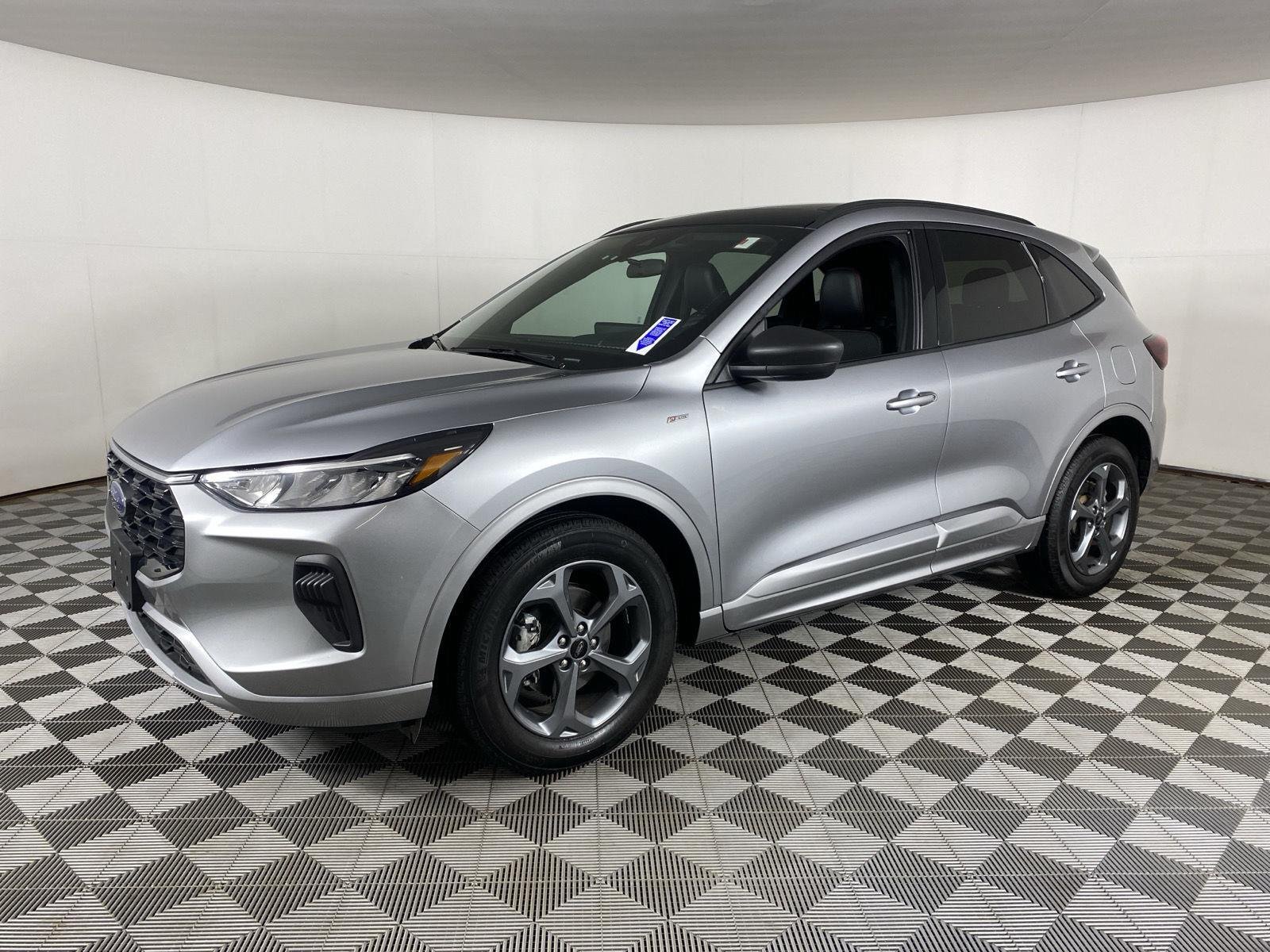 Used 2023 Iconic Silver Ford ST-Line image 5