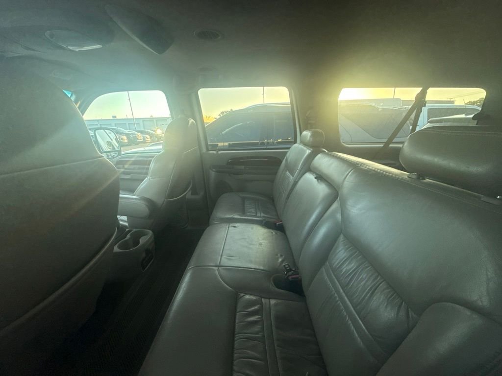 Used 2001 White Ford Limited image 5