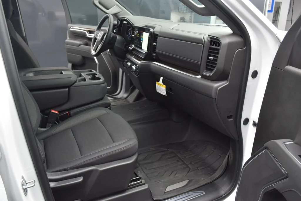 New 2026 Summit White GMC Elevation image 23