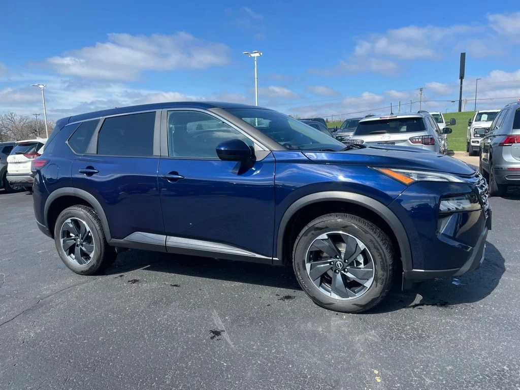 Used 2024 Nissan Rogue SV with VIN 5N1BT3BA4RC706385 for sale in Beaver Dam, WI
