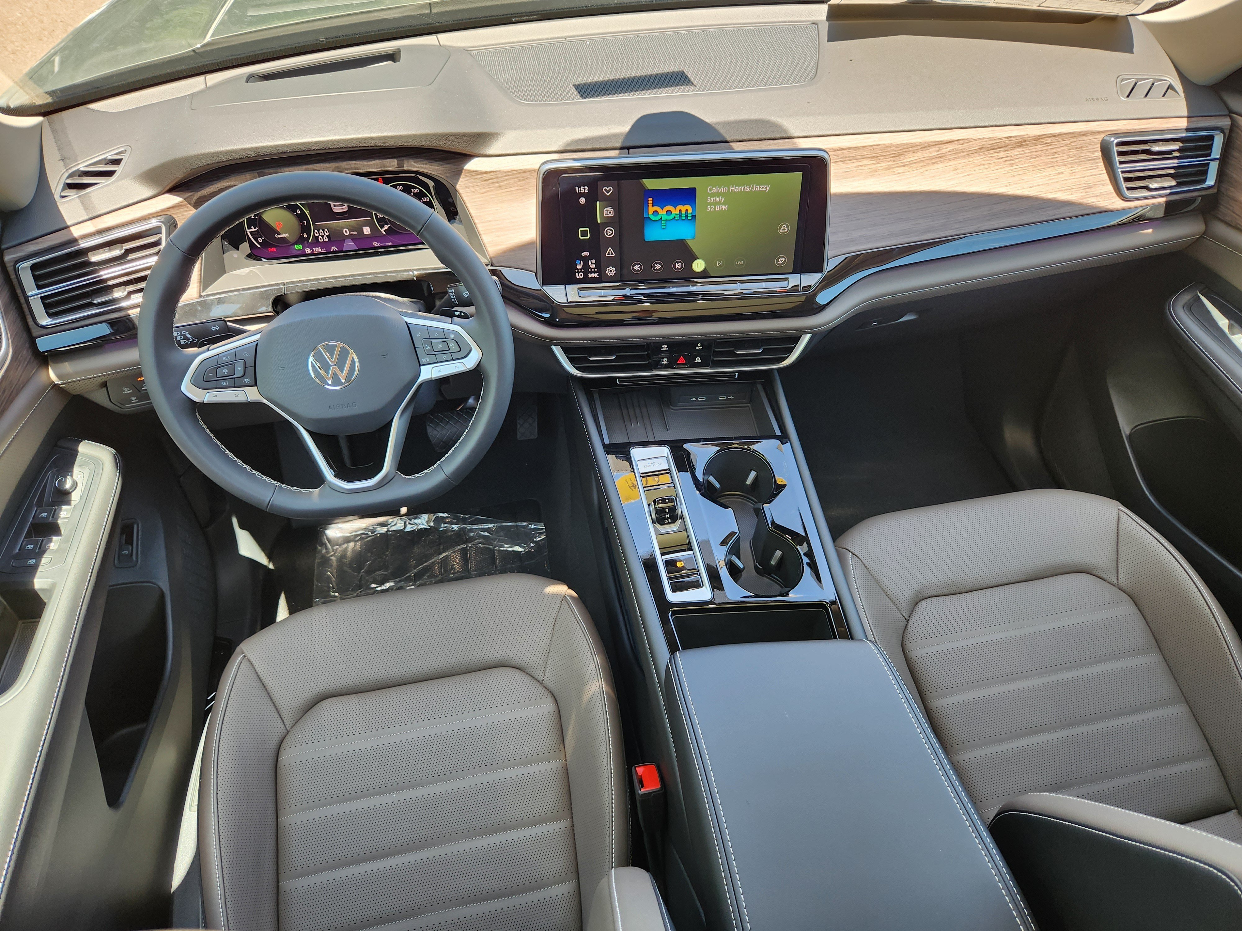 New 2026 Green Volkswagen 2.0T SEL image 17