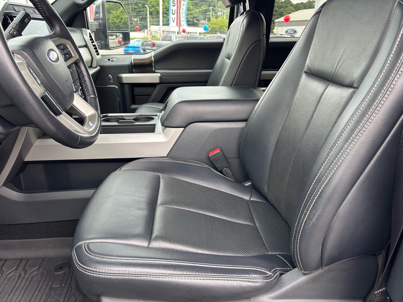 Used 2022 Iconic Silver Ford Lariat image 9
