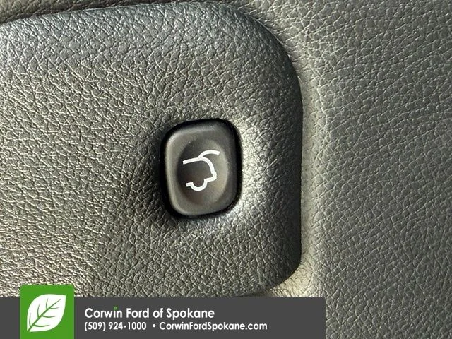 Used 2018 Velvet Red Pearlcoat Jeep Limited image 19