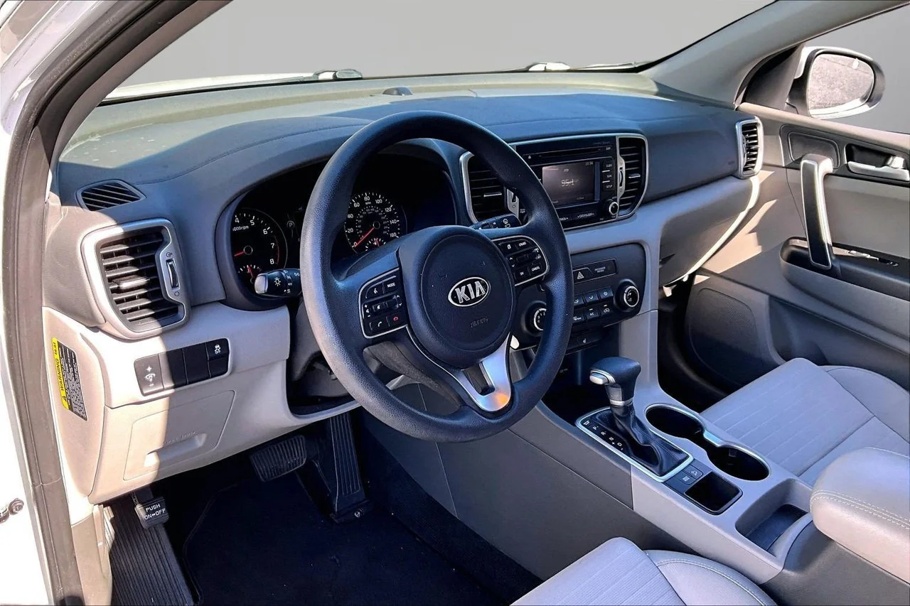 Used 2017 White Kia LX image 17
