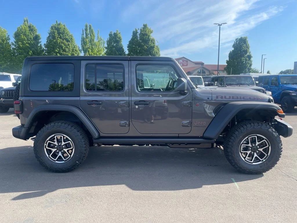 New 2026 Granite Crystal Metallic Clear-Coat Exterior Paint Jeep Rubicon image 7