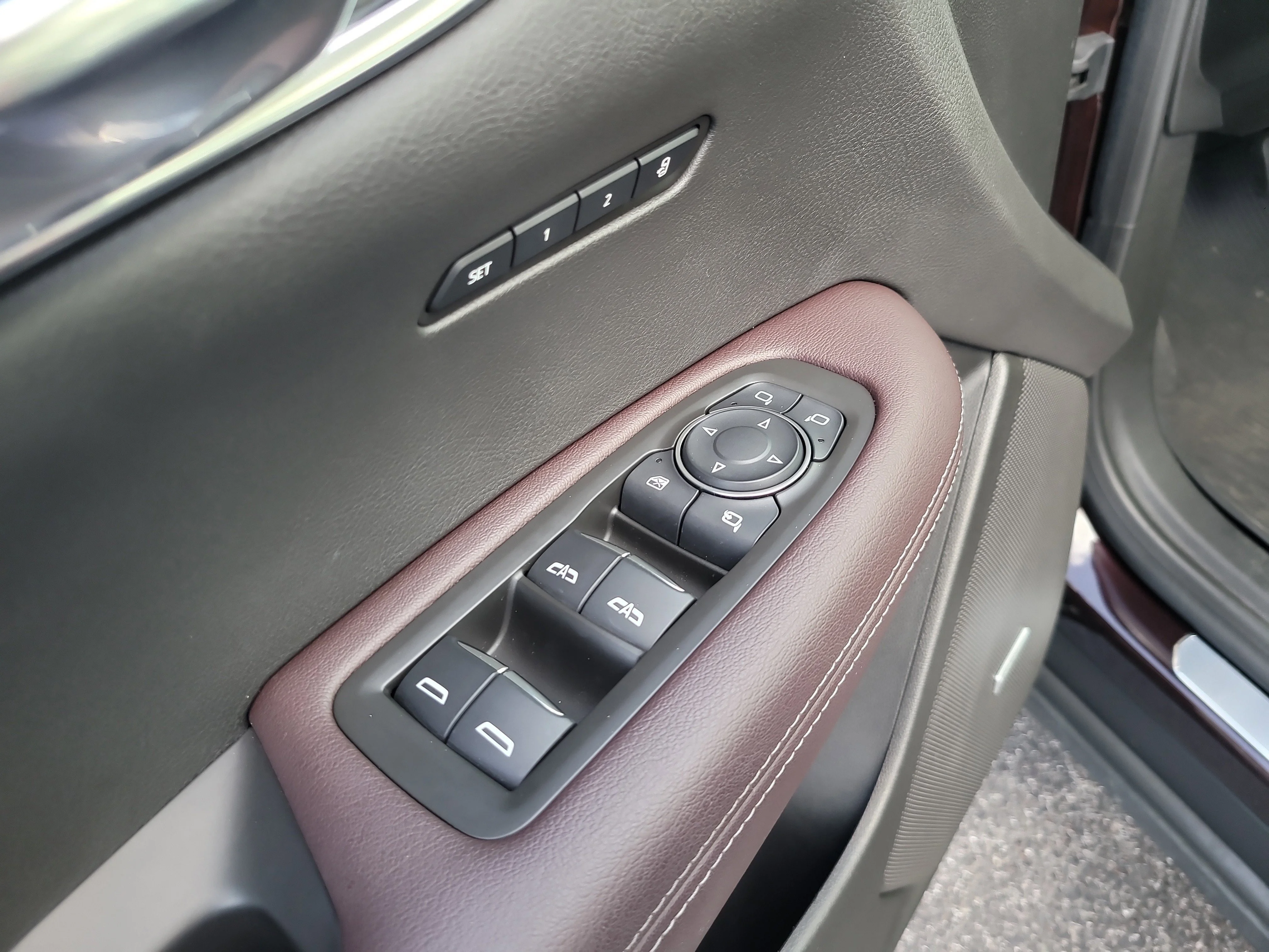 Used 2020 Garnet Metallic Cadillac FWD Premium Luxury image 17