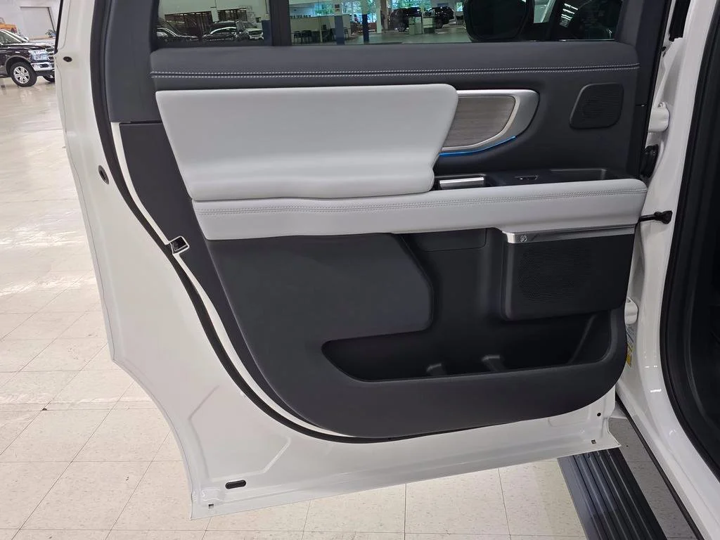 New 2027 Star White Metallic Tri-Coat Ford MAX Platinum image 14
