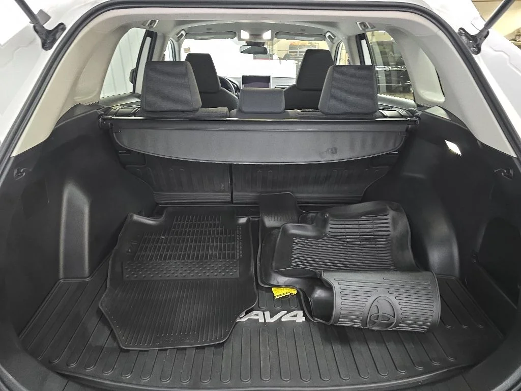 Used 2023 White Toyota LE image 11