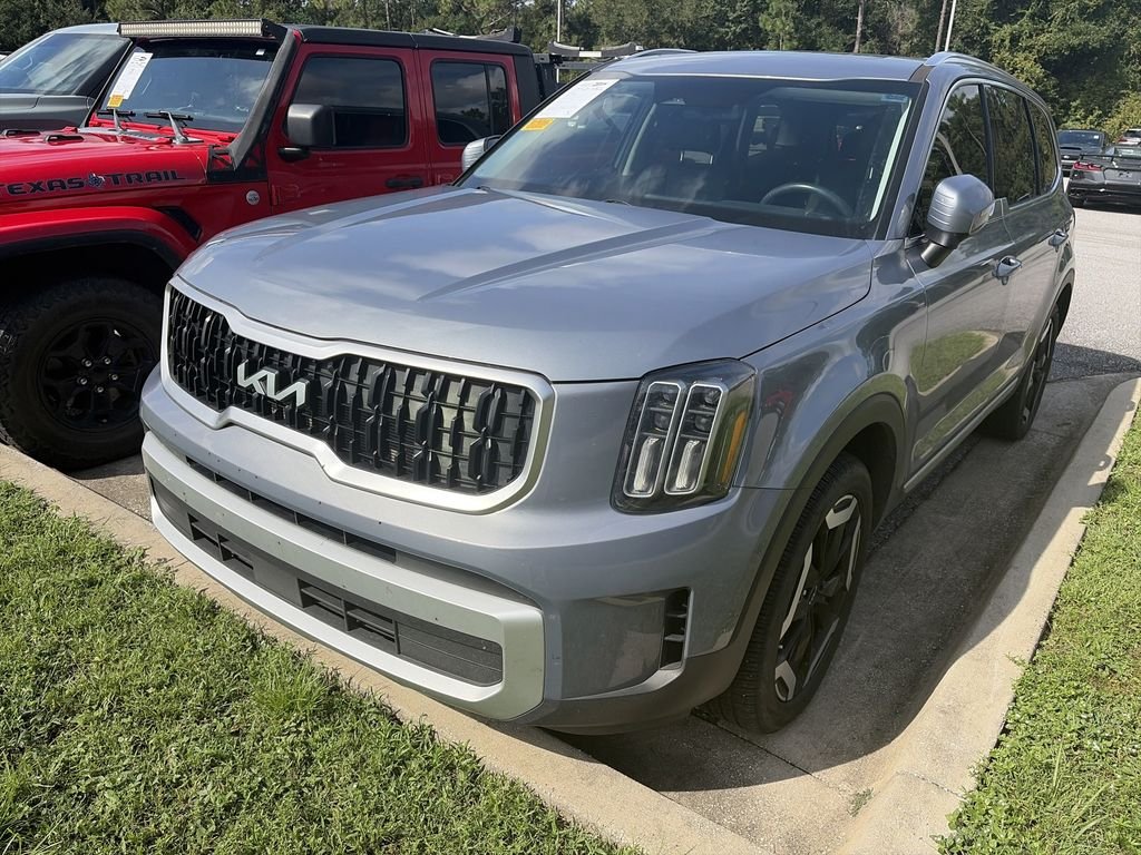 Used 2024 Silver Kia EX image 4