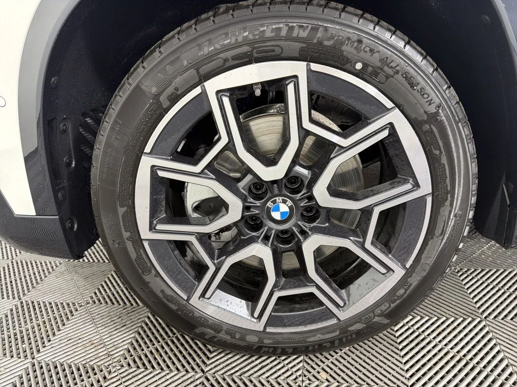 Used 2026 Alpine White BMW xDrive28i image 10