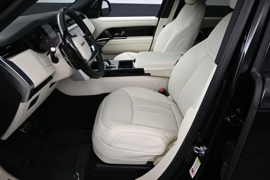 Certified Used 2024 Black Land Rover SE image 5