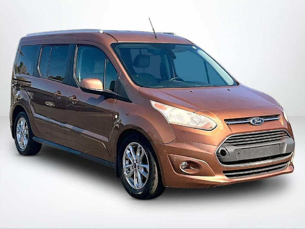 Used 2014  Ford Titanium image 12