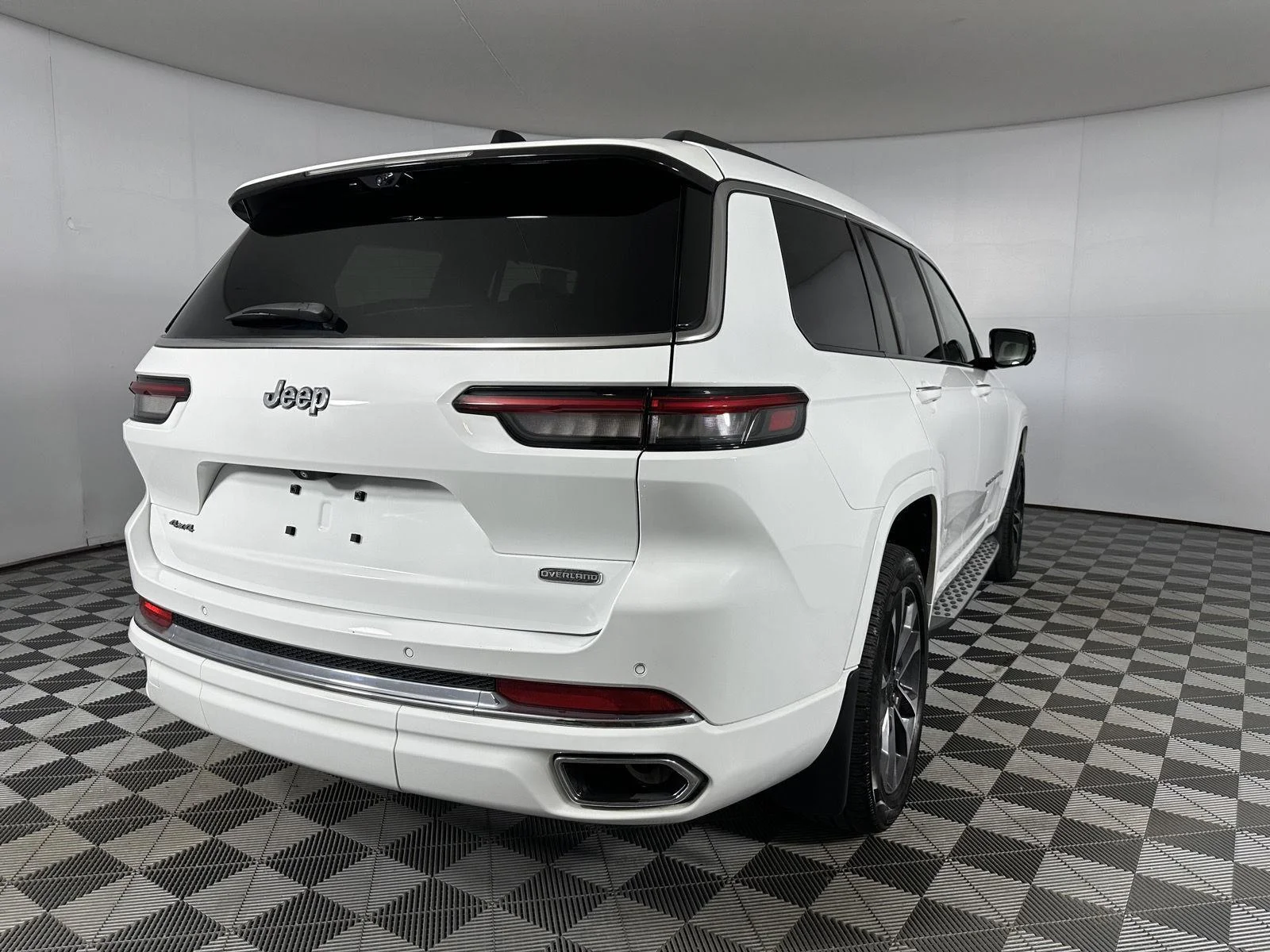 Used 2023 Bright White Clearcoat Jeep Overland image 30