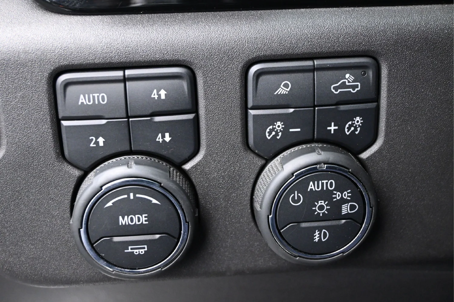 Used 2024 Summit White Chevrolet ZR2 image 24