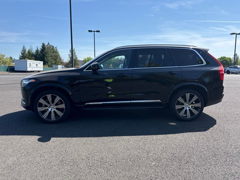 Used 2024 Onyx Black Metallic Volvo Ultimate image 3