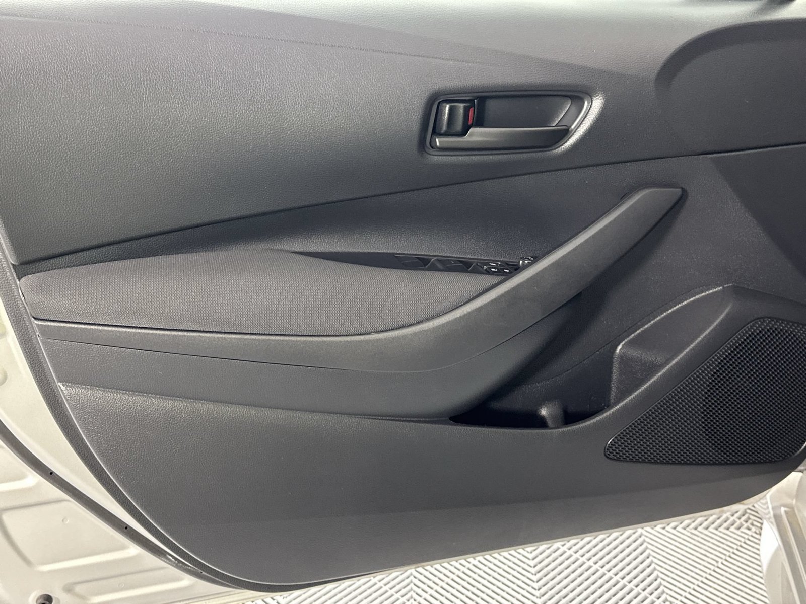 Used 2025 Silver Toyota LE image 27