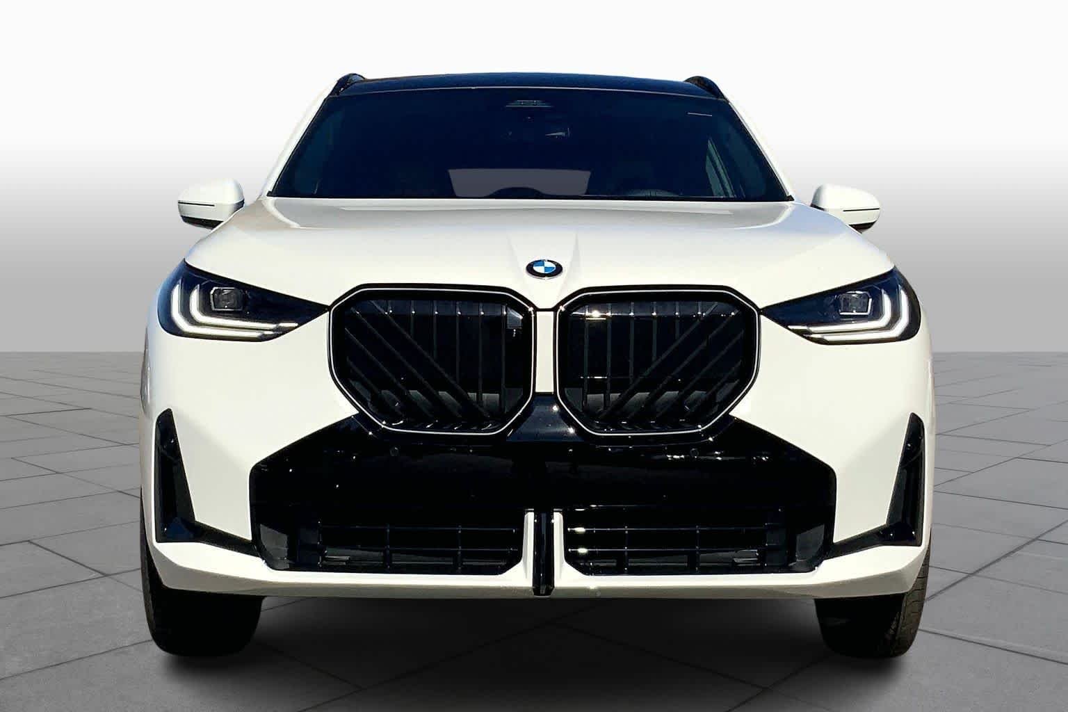 Used 2026 Alpine White BMW 30 xDrive image 3