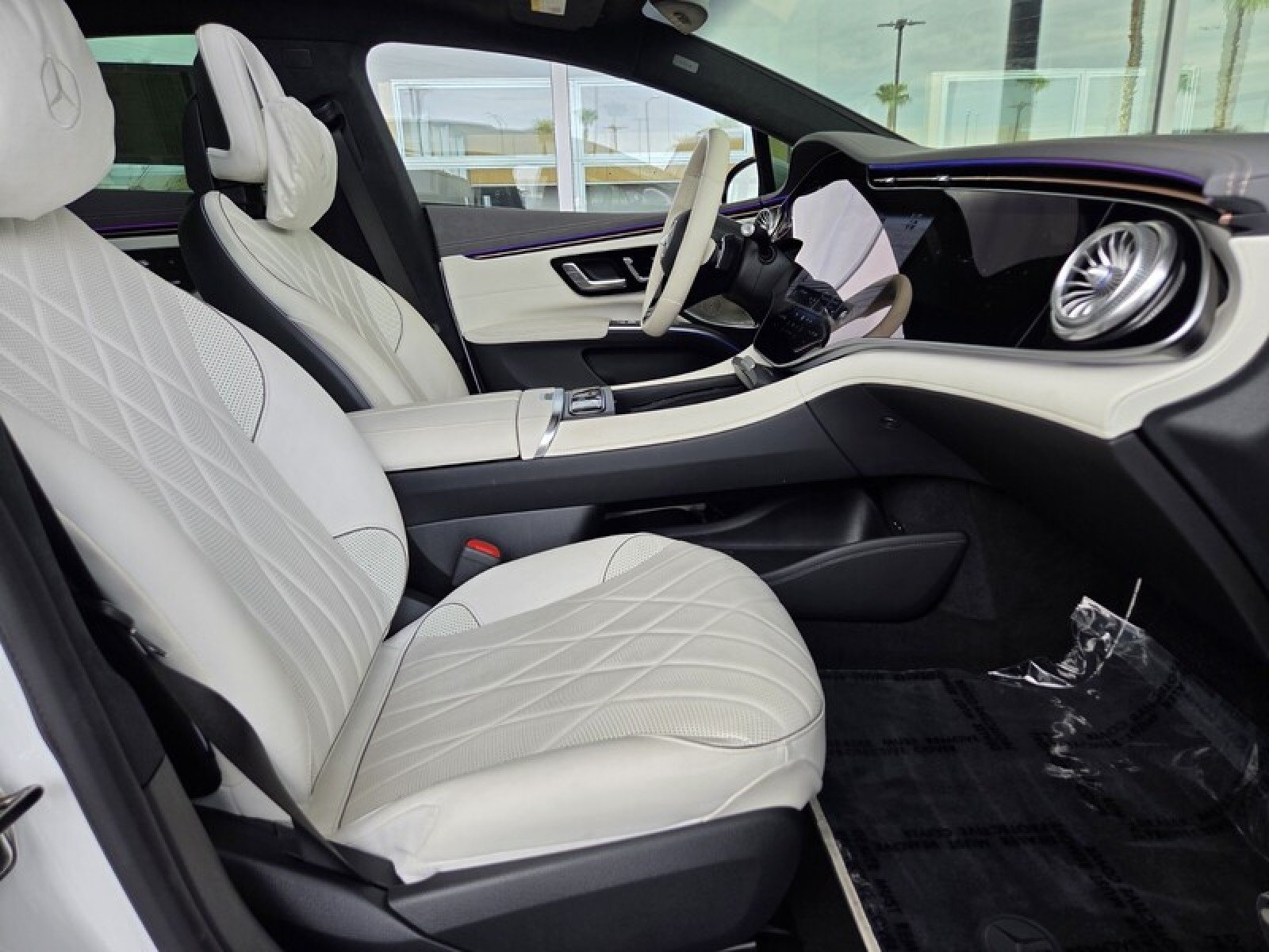 Certified Used 2024 MANUFAKTUR Moonlight White Metallic Mercedes-Benz EQS 580 image 19