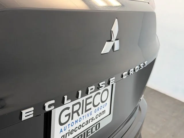 Used 2025 Black Mitsubishi SE image 10
